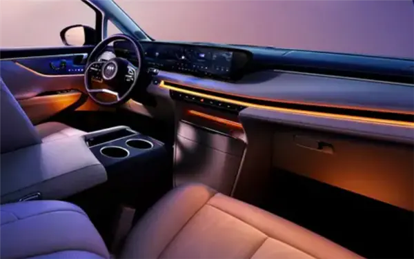 新款別克GL8陸尊PHEV內(nèi)飾曝光：升級環(huán)抱式后排座椅加熱