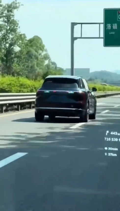 全新問界M7實車路測視頻曝光：前后均配智駕小藍燈