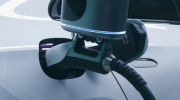 梅賽德斯-奔馳聯合非夕科技推出汽車自動充電新范式