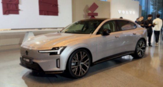 沃爾沃ES90與EX90開啟預售 XC70感恩版同步上市